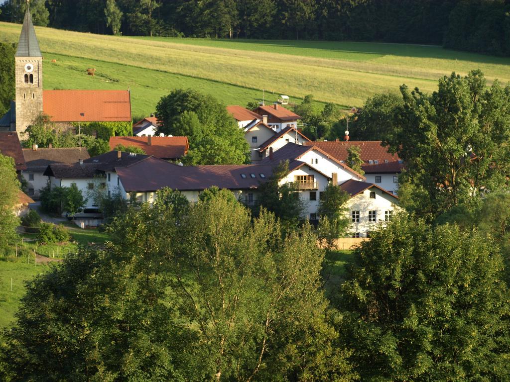 Hotel Landgut Stetter Schöllnach Exterior foto